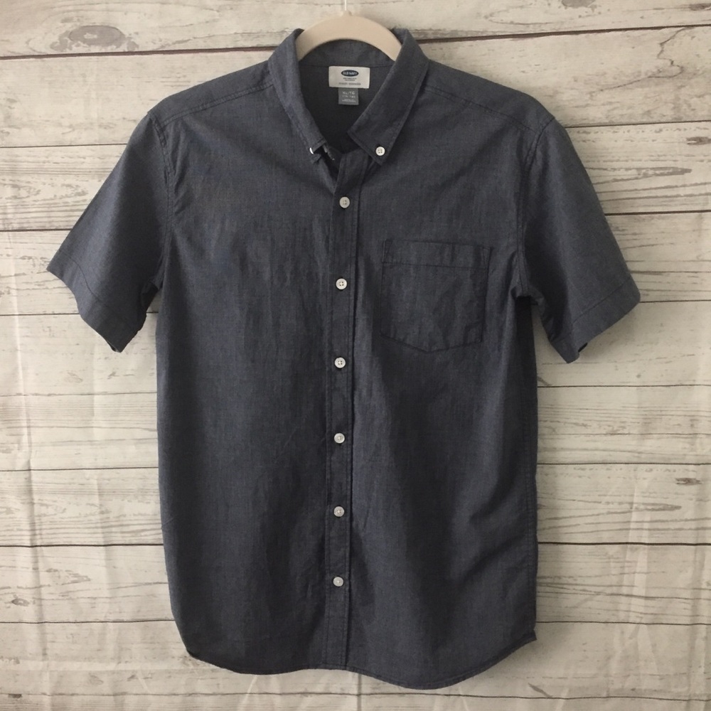 Boys old navy short sleeve button shirt size XL